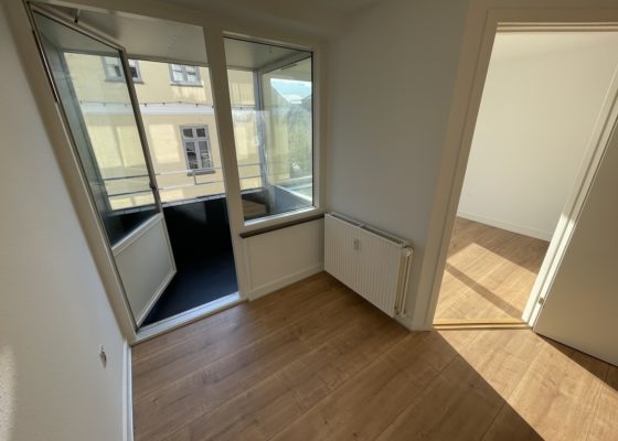 Stue med udgang til altan